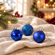 Détail de l’assortiment 24 boules bleu royal – 3 cm, présenté sur du lin ivoire