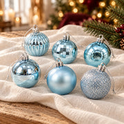 Détail de l’assortiment 36 boules bleues – 4 cm, présenté sur du lin ivoire